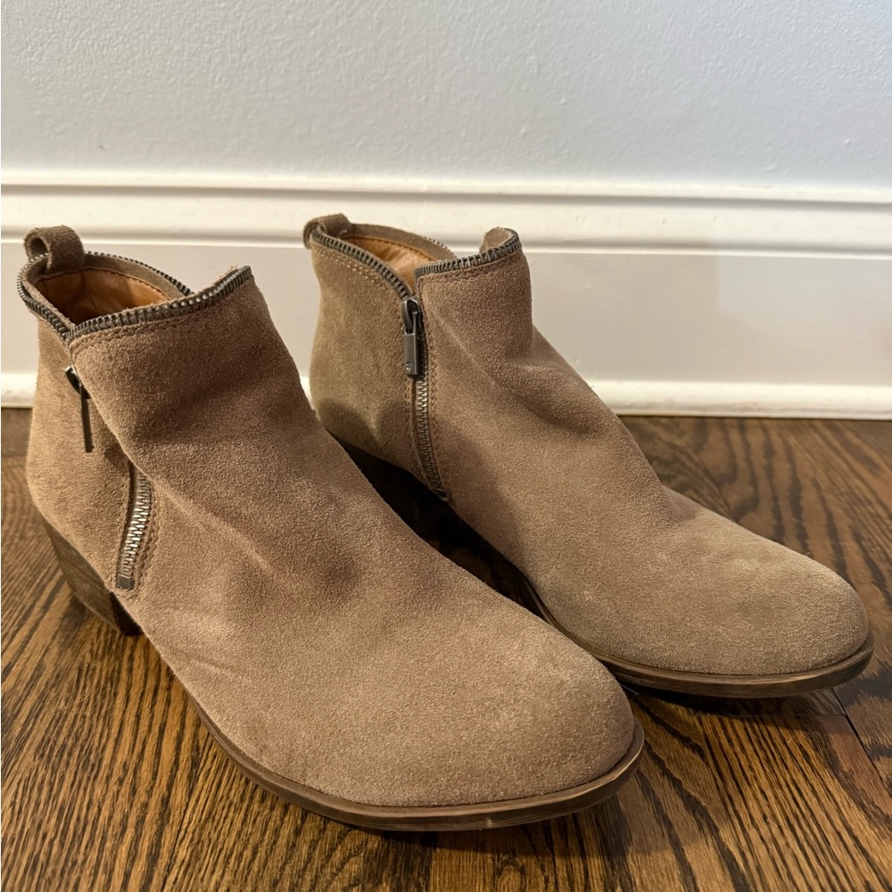 Lucky Brand Women’s Brown Suede Boots